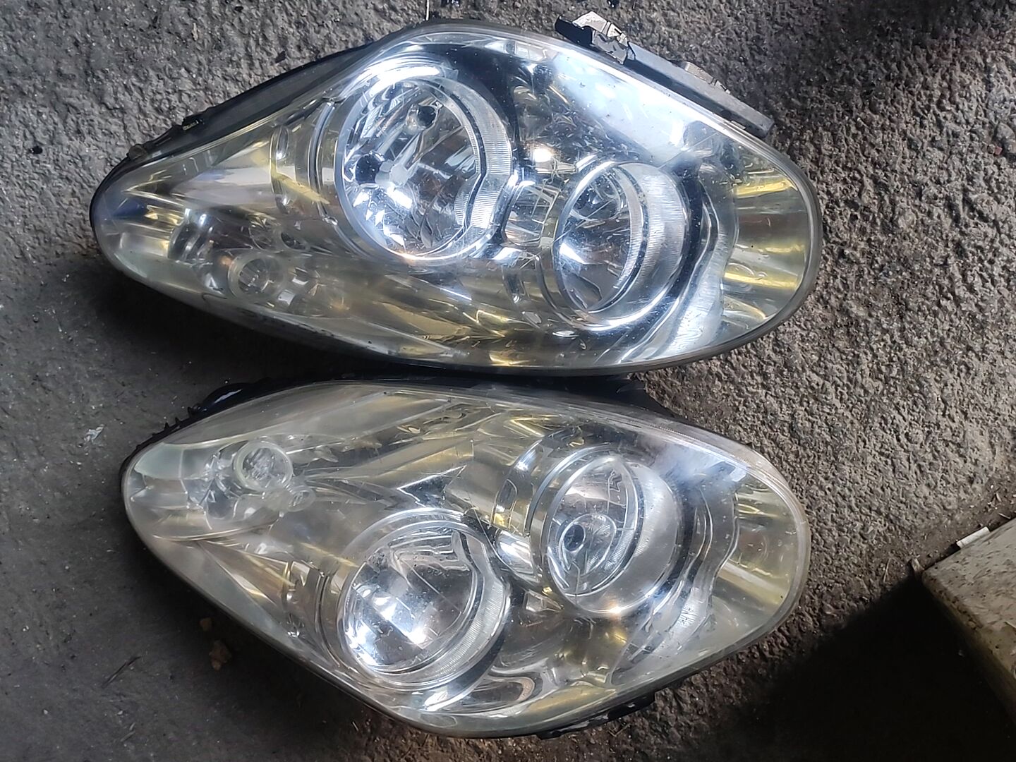 FİAT DOBLO 2010-2014 ÖN SAĞ VE SOL MOTORLU FAR