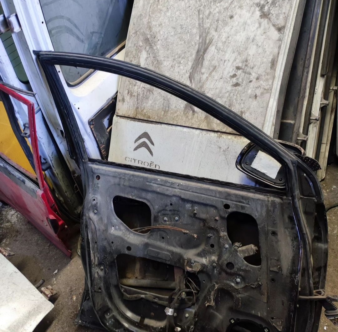 Chevrolet Captiva Ön ve arka siyah renk orjinal kapılar