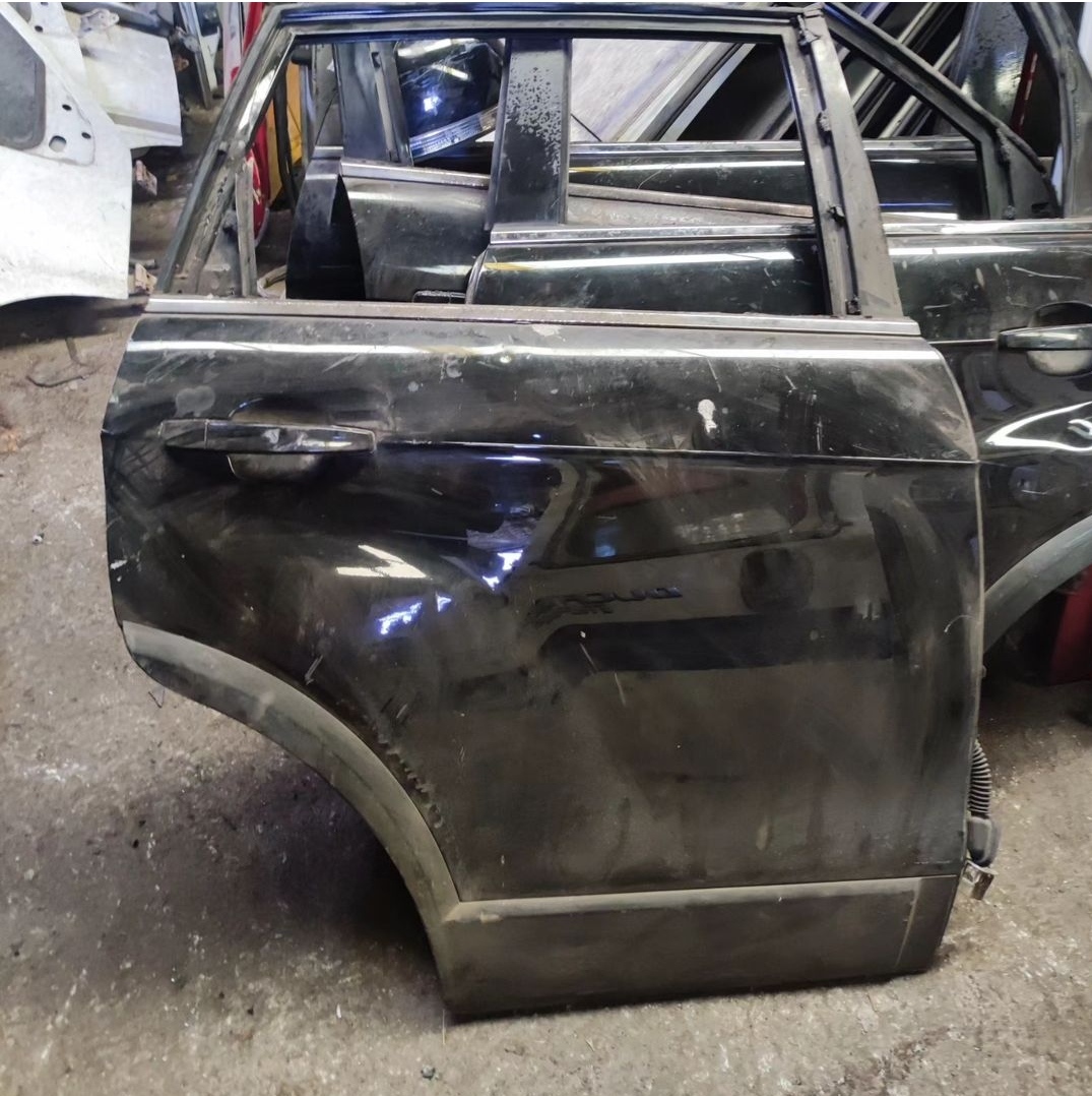 Chevrolet Captiva Ön ve arka siyah renk orjinal kapılar